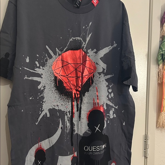 Graphic Gray and Red Men's Short Sleeve Tee - Picture 1 of 3